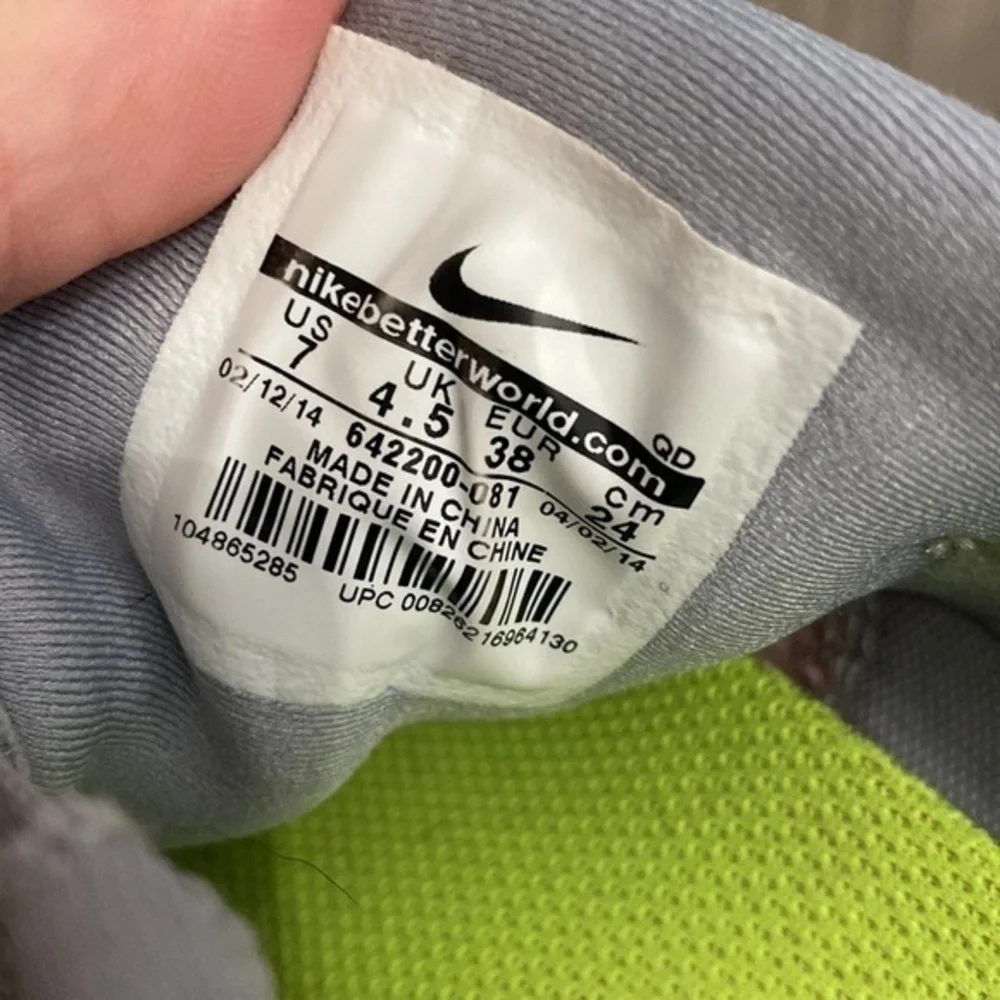 Nike Womens 7 shoes - Picture 4 of 4